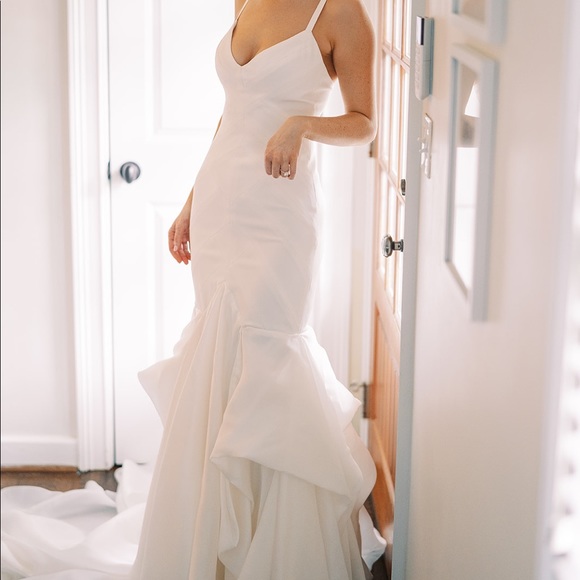 Carol Hannah Wedding Dress - Picture 2 of 13